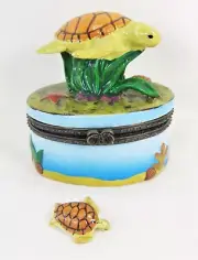 Sea Turtle w/ Brown shell in the Sea grass Sea life Ceramic Trinket Box