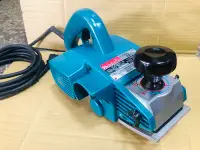 在飛比找Yahoo!奇摩拍賣優惠-"外匯嚴選'' makita 牧田 1002B-A 電動刨刀