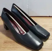 Naturalizer Devine Navy Pumps Slip On Blue Leather Heels 10M NIB