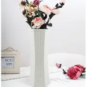 Versatile Plastic Vase for Creative Wet and Dry Flower Arrangements