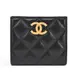 CHANEL 經典仿舊刻紋LOGO小羊皮對開短夾(黑色)