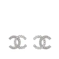 在飛比找momo購物網優惠-【CHANEL 香奈兒】CC Logo 水鑽及珍珠鑲飾針式耳