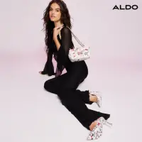 在飛比找momo購物網優惠-【ALDO】LOVESONG-典雅甜美菱格設計斜背包(混色粉