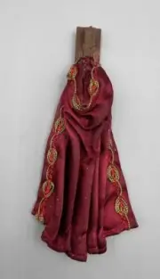 MINIATURE DOLLHOUSE 1:12 SCALE - HALLOWEEN WITCHES/WIZARD CAPE ON HOOK - 714J