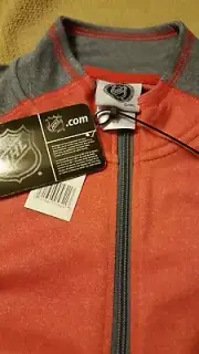 RED WINGS 1/4 ZIP SIZE MED PULLOVER NWT