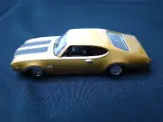 1969 OLDSMOBILE 442 GM Vintage Die Cast Toy Car Reader's Digest Sports GOLD