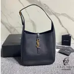 LAZLADYS YSL 聖羅蘭 LE5A7 CASSANDRE HOBO 黑色小號YSL腋下包/肩背包 713938