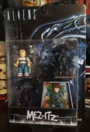ALIENS mez-itz Ripley - Mini Action Figure Set - 2004 - NEW xenomorph