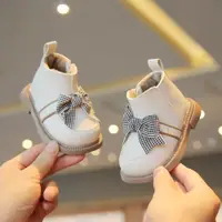 在飛比找ETMall東森購物網優惠-女寶寶軟底秋冬款馬丁靴一歲學步