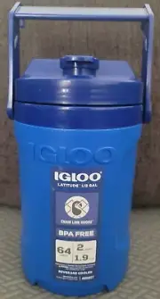 Igloo Beverage Cooler 64oz in Blue. Has Chain Link Hooks on Handle.