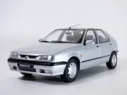 RENAULT 19 - R19 berline gris métallisé 1/18 phase 2