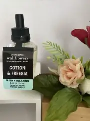 1 New COTTON & FREESIA BATH & BODY WORKS WALLFLOWERS REFILLS BULBS