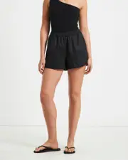 Tide Linen Shorts in Black
