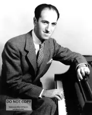 GEORGE GERSHWIN LEGENDARY COMPOSER AND PIANIST - 8X10 PUBLICITY PHOTO (FB-098)