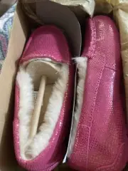 UGG MOCCASIN SLIPPERS METALLIC PINK SNAKE, SIZE US-4/UK 3/EU 34