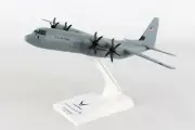 Skymarks SKR943 USAF Lockheed Martin C-130 Hercules Desk 1/150 Model Airplane