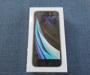 Apple iPhone SE 2nd Gen - 64 GB - White Cricket Brand New Sealed