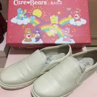 在飛比找蝦皮購物優惠-Ann's *Care Bears 韓國經典素面皮革便鞋 白