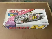 ACTION DUPONT JEFF GORDON 2000 MONTE CARLO 1/18 NIB