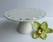 NEW Target Bullseye Playground Cake Stand Pedestal White With Hearts Pattern