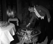 Viscount Scarsdale Inspects Bottles Of Champagne On Ice 1950 OLD PHOTO