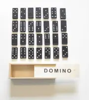 4 NEW DOMINO SETS DOUBLE SIX DOMINOES 28 PIECES PER SET WITH WOOD BOX