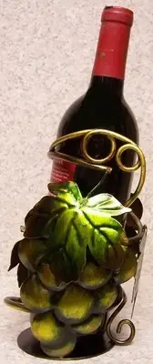 Wine Bottle Holder All Metal Whimsical Sculpture Green Grapes with Leaves NEW