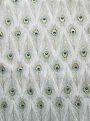 PEACOCK FEATHERS BLUE GRN METALLIC GOLD FEATHERS CREAM COTTON FABRIC FQ