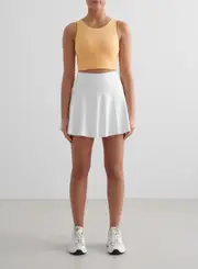 [aim'n] White Sense Skort