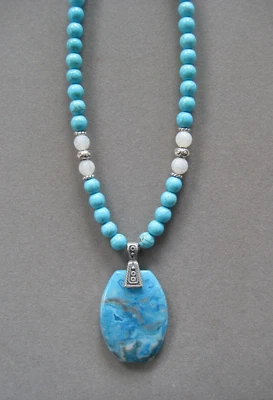 Pretty Blue and Gray Crazy Lace Agate Pendant Necklace with Turquoise Beads
