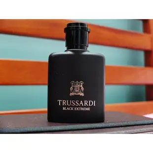 TRUSSARDI Black Extreme 尊爵男性淡香水 30ml 溫暖冬季香