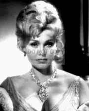 ACTRESS ZSA ZSA GABOR - 8X10 PUBLICITY PHOTO (ZZ-385)