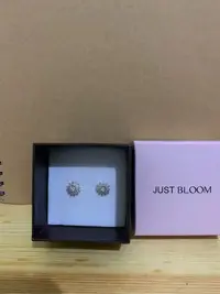 在飛比找Yahoo!奇摩拍賣優惠-日本品牌Just bloom純銀鋯石耳環或玫瑰金粉色愛心耳環
