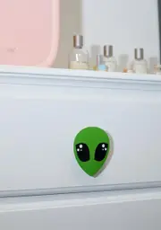 [Dolls Home] Greetings Earthlings Wall Knob