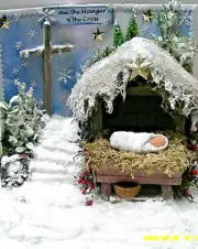 Dollhouse Miniatures OOAK (FROM THE MANGER TO THE CROSS) DIORAMA