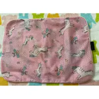在飛比找蝦皮購物優惠-GIO Pillow 超透氣護頭型嬰兒枕套M號 粉色獨角獸