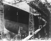 THE TITANIC SHIP IN DRY DOCK 1912 8x10 GLOSSY PHOTO PRINT