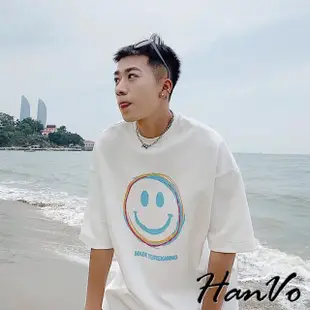 【HanVo】現貨 笑臉圖案純棉韓系休閒上衣(舒適透氣潮流寬鬆短袖上衣 夏季潮流T恤 男生衣著 B1027)