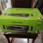 brand new in box Insignia OLD STOCK IS-HC040918 200W Stereo Receiver Amplifier