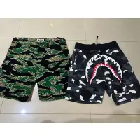 在飛比找蝦皮購物優惠-bape ape Milo m號 短褲 棉褲 夜光 迷彩A 