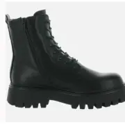 Steve Madden Womens Bettyy1 Boot size 10