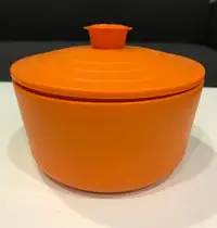 在飛比找Yahoo!奇摩拍賣優惠-7-11 法國 Le Creuset 雙層微波便當盒