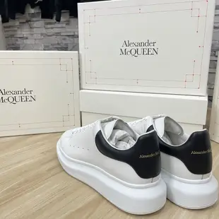 Alexander McQueen 牛皮黑尾 休閒增高鞋