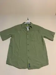Cabela’s Men’s Sz M Button Down NWT shirt Green