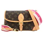 LOUIS VUITTON LV M46049 DIANE 經典MONOGRAM帆布雙背帶肩斜兩用包.桃紅 現貨