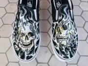 VANS Classic Slip On Flame Skull Black White Skate Shoes Men Sz 9.5 Rare Tattoo