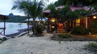 Jemuruk Island Retreat