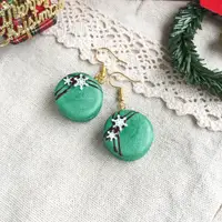 在飛比找蝦皮購物優惠-雪花馬卡龍--聖誕(綠) 耳環 單支 甜點飾品 macaro