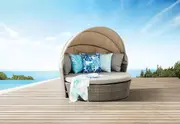 ST KILDA Canopy Daybed.