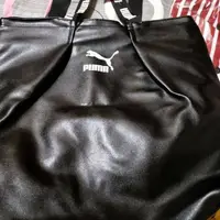 在飛比找蝦皮購物優惠-Puma黑色皮革手提單肩托特包